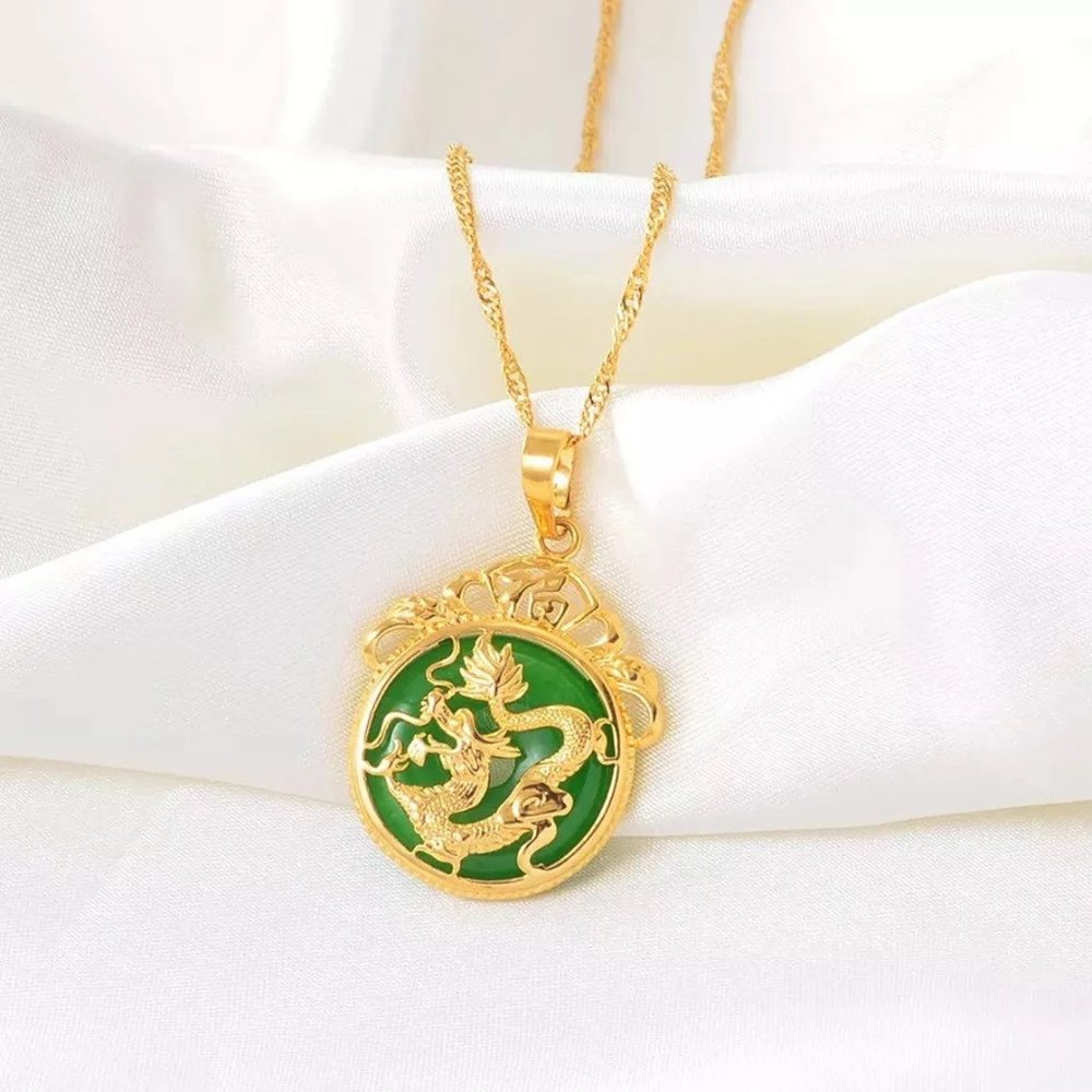 Green Jade Stone Dragon Pendant Necklace Amulet Protection Necklace